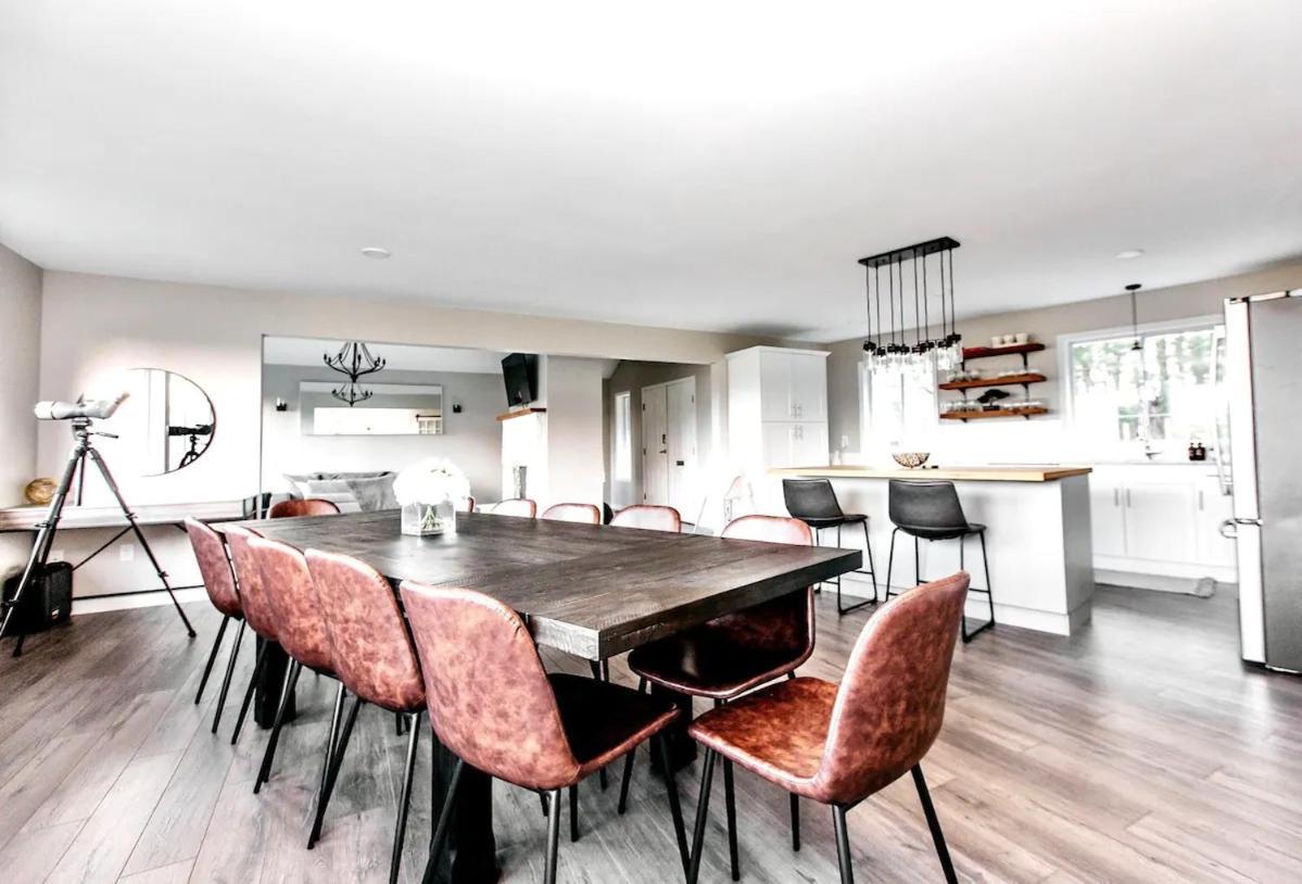 Stunning Home With Amazing Views Near The City Victoria Eksteriør billede